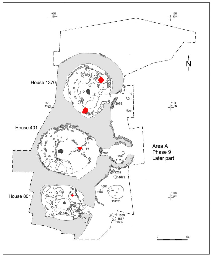 Digital plan drawing of a row of three roundhouses and their associated features. The plan is drawn in black lines, with greyscale showing wall thickness and red infilling to show where the burials were found. 