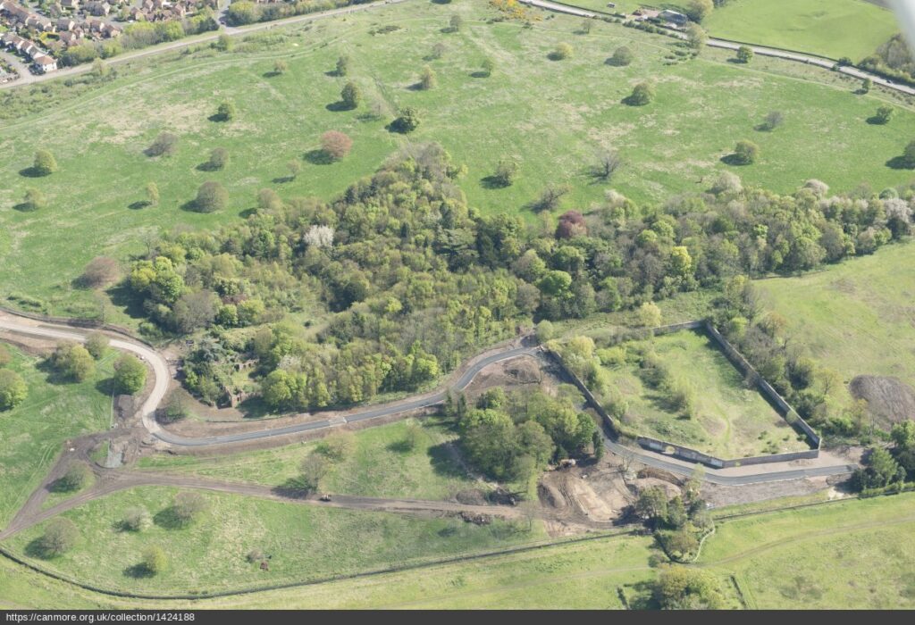 Oblique aerial photograph of Edmonstone House amongst fields